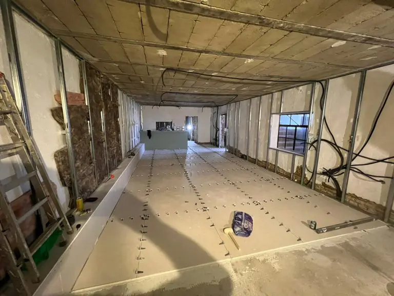 Salón con barra